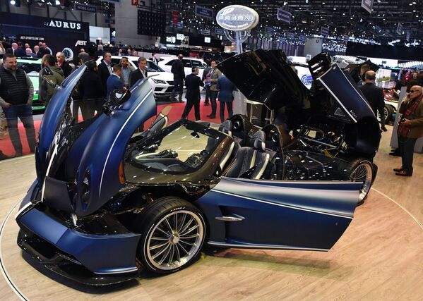 Xe roadster Pagani Huayra tại Triển lãm ô tô quốc tế Geneva 2019 - Sputnik Việt Nam