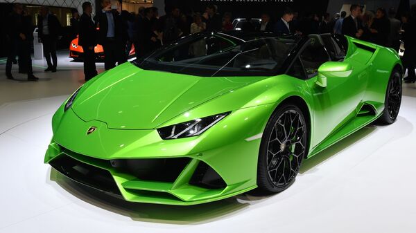 Siêu xe Lamborghini Huracan Evo Spyder tại Triển lãm ô tô quốc tế Geneva 2019 - Sputnik Việt Nam