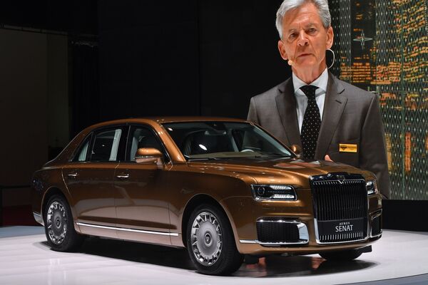 Buổi ra mắt chiếc xe Aurus Senate limousine tại Geneva Motor Show - Sputnik Việt Nam