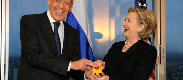 Ngoại trưởng Hoa Kỳ Hillary Clinton và Ngoại trưởng Nga Sergei Lavrov ở Geneva, 2009 - Sputnik Việt Nam