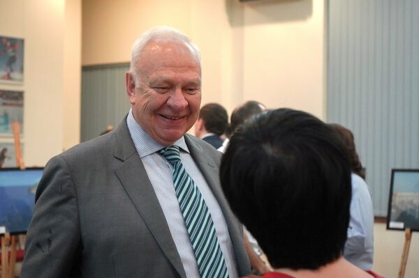 Đại sứ Liên bang Nga tại Việt Nam Konstantin Vnukov tại lễ khai mạc Triển lãm Crưm ngày nay tại Hà Nội - Sputnik Việt Nam