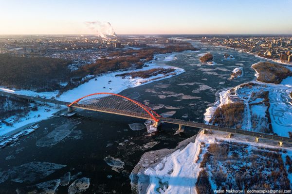 Cây cầu Bugrinsky qua sông Obi tại thành phố Novosibirsk - Sputnik Việt Nam