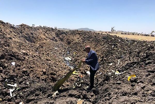 Phi công quân sự về nguyên nhân dẫn đến vụ rơi máy bay ở Ethiopia Phi công quân sự về nguyên nhân dẫn đến vụ rơi máy bay ở Ethiopia - Sputnik Việt Nam