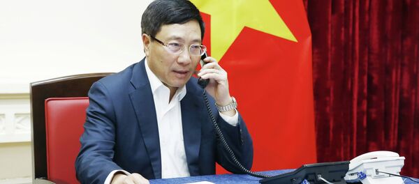 Phó Thủ tướng, Bộ trưởng Ngoại giao Phạm Bình Minh điện đàm với Bộ trưởng Ngoại giao Malaysia. - Sputnik Việt Nam