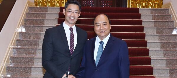 Thủ tướng Nguyễn Xuân Phúc tiếp chuyên gia kinh tế Philipp Rösler - Sputnik Việt Nam