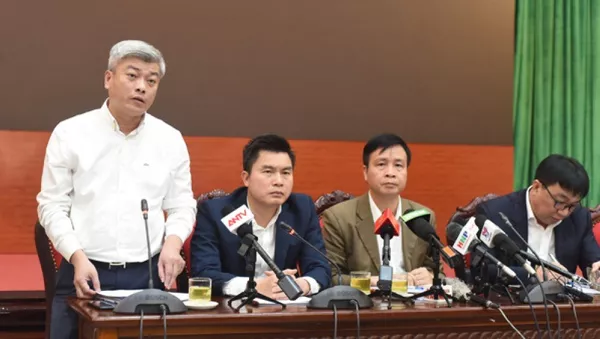 Chi cục trưởng Chi cục Bảo vệ Môi trường Hà Nội Mai Trọng Thái thông tin tại cuộc họp.