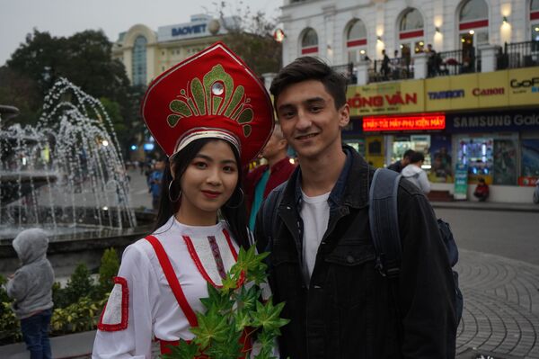 Lễ hội Văn hóa Nga bên Hồ Gươm: Say lòng “Giai điệu Nga trong trái tim thủ đô Việt Nam” - Sputnik Việt Nam