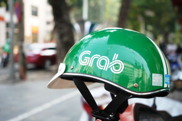 Công an TP.HCM sẽ xử phạt tài xế “xe ôm công nghệ” dán mắt vào điện thoại khi chạy xe - Sputnik Việt Nam