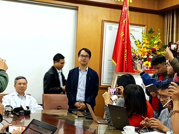 Bác sĩ Nguyễn Hồng Phong của Bệnh viện Bạch Mai (Hà Nội)  - Sputnik Việt Nam
