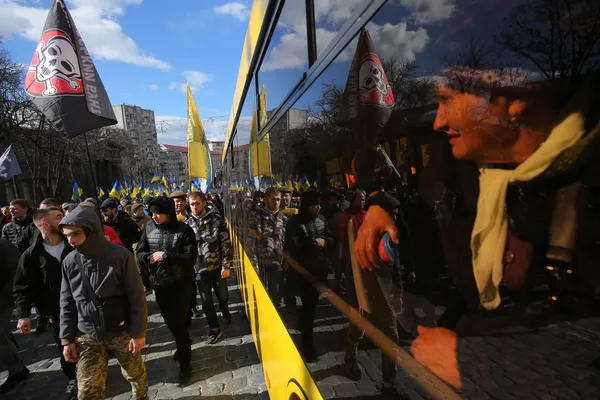 Đoàn người biểu tình chống tham nhũng ở Kiev Đoàn người biểu tình chống tham nhũng ở Kiev - Sputnik Việt Nam