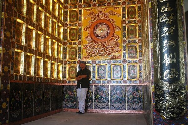 Pháp lam Huế - tinh hoa nghệ thuật của đất sông Hương núi Ngự Pháp lam Huế - tinh hoa nghệ thuật của đất sông Hương núi Ngự - Sputnik Việt Nam