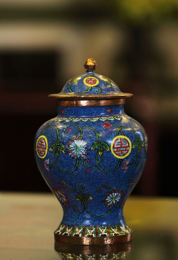 Pháp lam Huế - tinh hoa nghệ thuật của đất sông Hương núi Ngự Pháp lam Huế - tinh hoa nghệ thuật của đất sông Hương núi Ngự - Sputnik Việt Nam