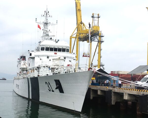tàu tuần tra ICGS VIJIT số hiệu 31 của Ấn Độ neo đậu tại cảng Tiên Sa ngày 01/4/2019. - Sputnik Việt Nam