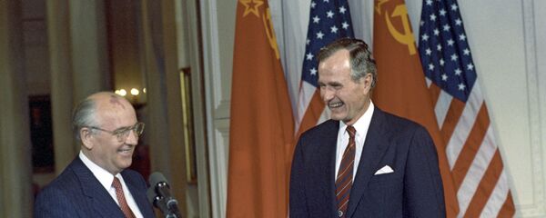 Mikhail Gorbachev và George W. Bush Mikhail Gorbachev và George W. Bush - Sputnik Việt Nam