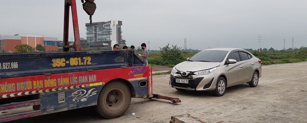 Chiếc xe ô tô tại hiện trường - Sputnik Việt Nam