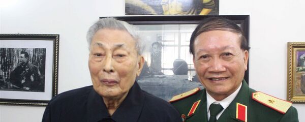 Trung tướng Đồng Sỹ Nguyên Trung tướng Đồng Sỹ Nguyên - Sputnik Việt Nam