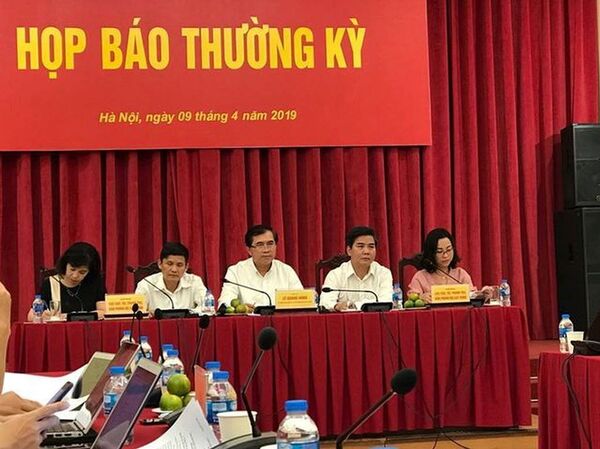 “Sốt” đất nền, Bộ Xây dựng nói “không phải trách nhiệm của Bộ” “Sốt” đất nền, Bộ Xây dựng nói “không phải trách nhiệm của Bộ” - Sputnik Việt Nam