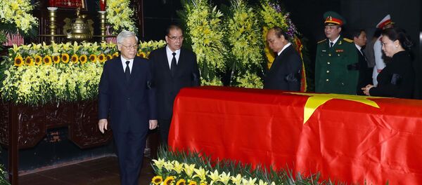 Tổng Bí thư, Chủ tịch nước Nguyễn Phú Trọng dẫn đầu Đoàn đại biểu Ban Chấp hành Trung ương Đảng viếng đồng chí Đồng Sỹ Nguyên.  - Sputnik Việt Nam