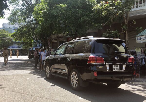 Kinh hoàng: Xe Lexus biển tứ quý 6666 lao vào đám tang, 3 người chết, nhiều thương vong - Sputnik Việt Nam