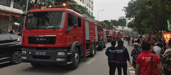 Cháy tại tầng 32 chung cư HH Linh Đàm, khói đen bốc nghi ngút khiến nhiều người hoảng sợ - Sputnik Việt Nam