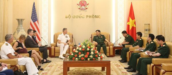 Đại tướng Ngô Xuân Lịch, Bộ trưởng Bộ Quốc phòng đã tiếp Đô đốc Philip Davidson, Tư lệnh Bộ Tư lệnh Ấn Độ Dương - Thái Bình Dương của Hoa Kỳ - Sputnik Việt Nam