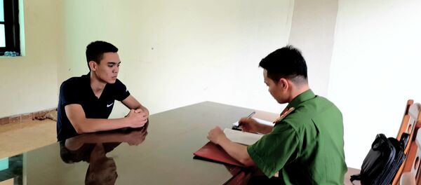 Vũ Văn Hiếu tại cơ quan công an Vũ Văn Hiếu tại cơ quan công an - Sputnik Việt Nam