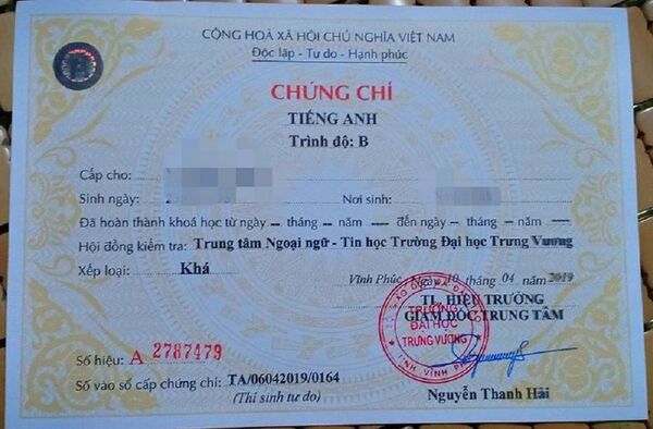 Những cuộc mặc cả chứng chỉ tin học, ngoại ngữ: Cứ có tiền là xong - Sputnik Việt Nam