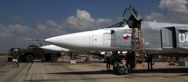 Máy bay Nga tại sân bay Hmeymim ở Latakia Máy bay Nga tại sân bay Hmeymim ở Latakia - Sputnik Việt Nam
