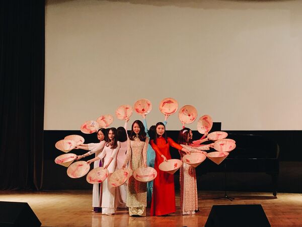 “Cùng nhau trải qua giai đoạn mới”: Ngày Việt Nam lần thứ V được tổ chức tại MGIMO “Cùng nhau trải qua giai đoạn mới”: Ngày Việt Nam lần thứ V được tổ chức tại MGIMO - Sputnik Việt Nam