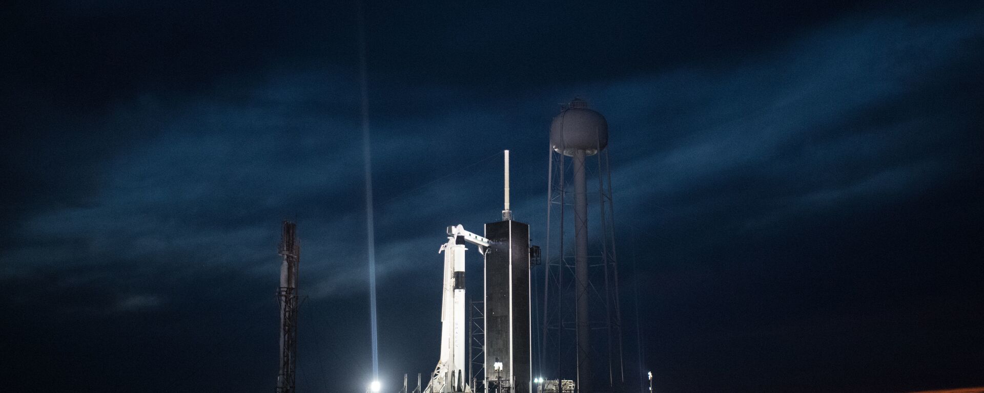 SpaceX Falcon 9 với Crew Dragon - Sputnik Việt Nam, 1920, 16.10.2019