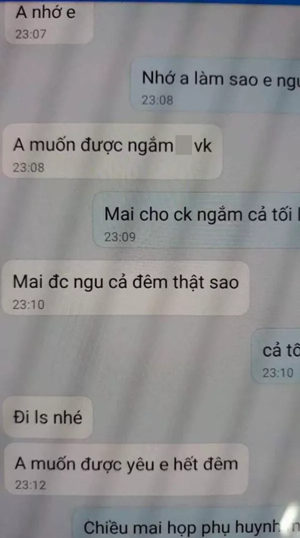 Vụ vợ giáo viên khoả thân 'chữa sốt rét' cùng đồng nghiệp trong nhà nghỉ: Lộ nhiều tin nhắn tình cảm, xưng vợ chồng? Vụ vợ giáo viên khoả thân 'chữa sốt rét' cùng đồng nghiệp trong nhà nghỉ: Lộ nhiều tin nhắn tình cảm, xưng vợ chồng?