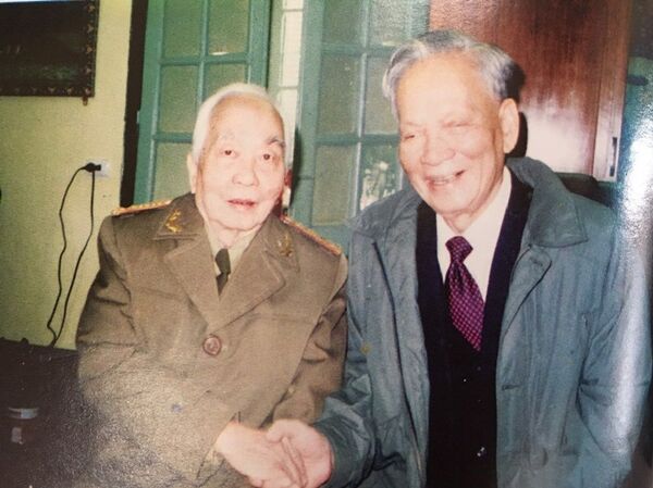 Đại tướng Lê Đức Anh - một trong những Tướng chỉ huy của Chiến dịch Hồ Chí Minh - Sputnik Việt Nam