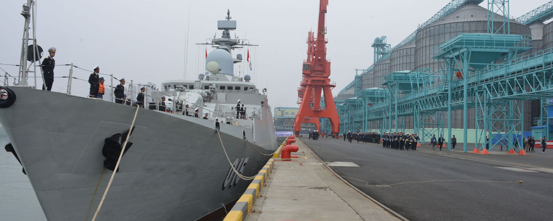 Tàu hộ vệ tên lửa Gepard Việt Nam 011 Đinh Tiên Hoàng ở Trung Quốc - Sputnik Việt Nam, 1920, 23.04.2019