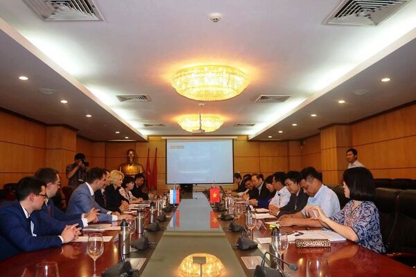 Việt Nam và Liên bang Nga hướng tới hợp tác trong lĩnh vực đo đạc và bản đồ, cơ sở hạ tầng dữ liệu không gian - Sputnik Việt Nam