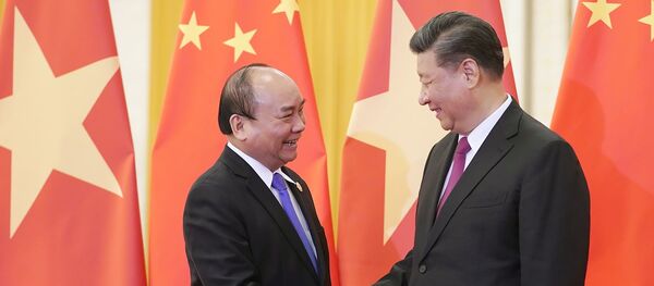 Thủ tướng Nguyễn Xuân Phúc và Tổng Bí thư, Chủ tịch nước Trung Quốc Tập Cận Bình Thủ tướng Nguyễn Xuân Phúc và Tổng Bí thư, Chủ tịch nước Trung Quốc Tập Cận Bình - Sputnik Việt Nam