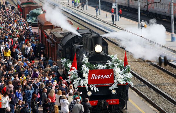 Cư dân Belgorod đón đoàn tàu “Chiến thắng” - Sputnik Việt Nam