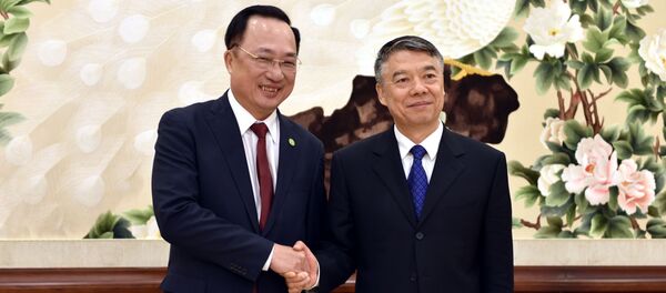 Thượng tướng Nguyễn Văn Thành, Ủy viên Trung ương Đảng, Thứ trưởng Bộ Công an và Lưu Chiêu (Liu Zhao), Thứ trưởng Bộ Công an Trung Quốc  - Sputnik Việt Nam