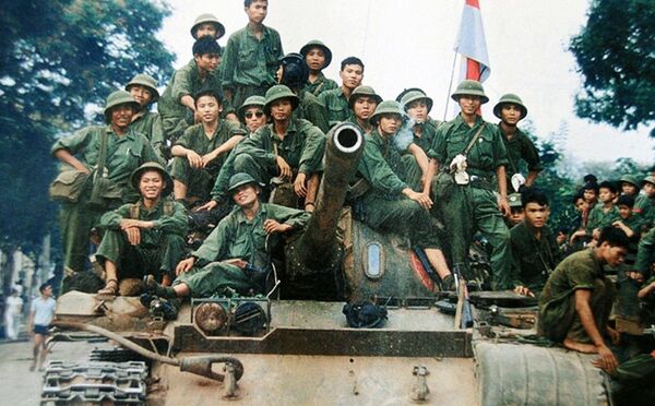 Cơn hấp hối của đế quốc Mỹ ở Sài Gòn tháng 4/1975 Cơn hấp hối của đế quốc Mỹ ở Sài Gòn tháng 4/1975 - Sputnik Việt Nam