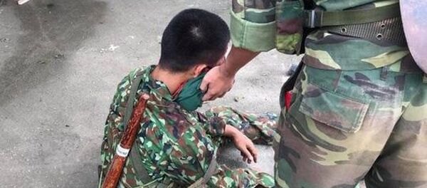 Chiến sĩ bị thương vụ lật xe tải quân sự Chiến sĩ bị thương vụ lật xe tải quân sự - Sputnik Việt Nam