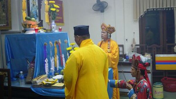 Kỷ luật Giám đốc Đài Quảng Trị vì mời thầy cúng trừ tà ở cơ quan - Sputnik Việt Nam