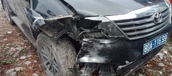 Xe biển xanh gây tai nạn Xe biển xanh gây tai nạn - Sputnik Việt Nam