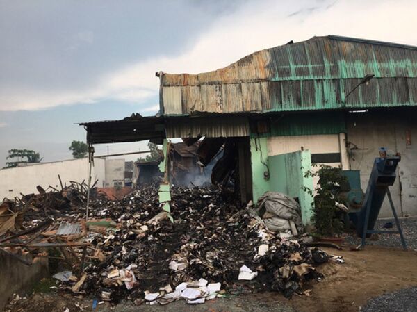 Bí ẩn vụ cháy rụi kho tài liệu xe buýt - Sputnik Việt Nam