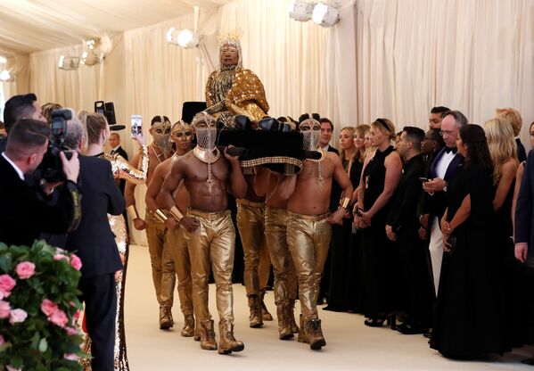 Diễn viên Billy Porter tại Met Gala 2019 ở New York - Sputnik Việt Nam