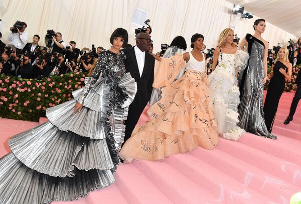 Các vị khách tại Met Gala 2019 ở New York - Sputnik Việt Nam