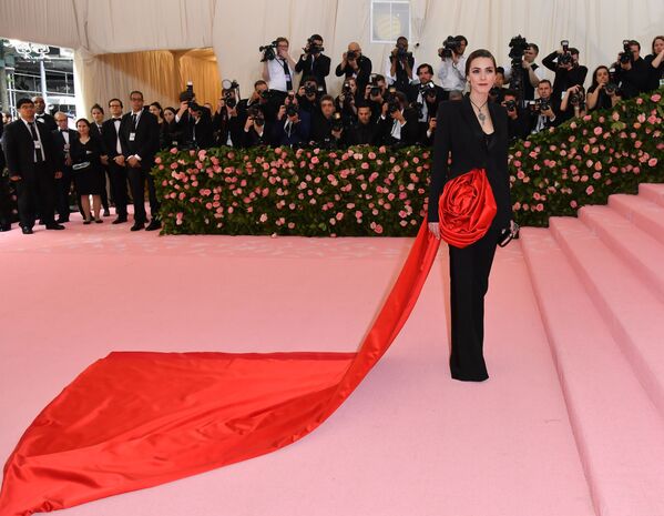 Nhà sản xuất phim Bee Shaffer tại Met Gala 2019 ở New York - Sputnik Việt Nam