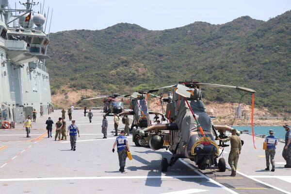 Tàu đổ bộ, tàu hộ vệ tên lửa Hải quân Úc cùng 800 sĩ quan, thủy thủ thăm Việt Nam - Sputnik Việt Nam