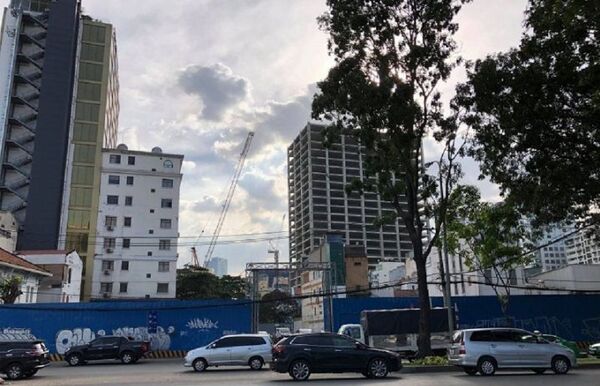 Kỷ luật Đô đốc: Đất vàng về tay cháu gái Út trọc dễ như trở bàn tay Kỷ luật Đô đốc: Đất vàng về tay cháu gái Út trọc dễ như trở bàn tay - Sputnik Việt Nam