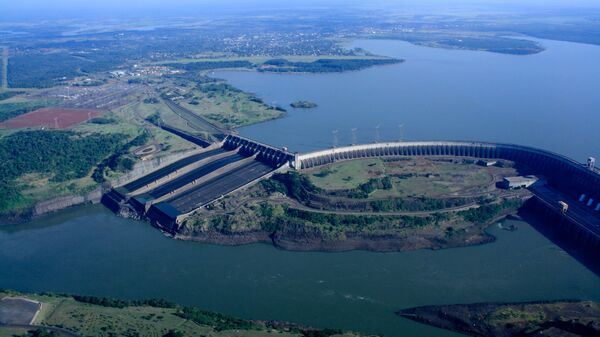 Nhà máy thủy điện Itaipu trên sông Parana ở biên giới giữa Paraguay và Brazil. Năm 1982, thác nước đã bị phá hủy trong quá trình xây dựng đập Itaipu - hiện tại nơi đây là một trong những nhà máy thủy điện mạnh nhất hành tinh. - Sputnik Việt Nam