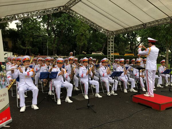 “Trung đoàn Bất tử” diễu hành ở Hà Nội mừng Ngày Chiến thắng “Trung đoàn Bất tử” diễu hành ở Hà Nội mừng Ngày Chiến thắng - Sputnik Việt Nam