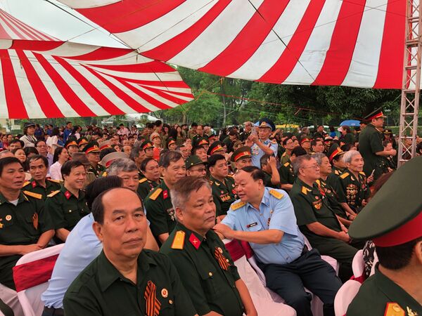 “Trung đoàn Bất tử” diễu hành ở Hà Nội mừng Ngày Chiến thắng “Trung đoàn Bất tử” diễu hành ở Hà Nội mừng Ngày Chiến thắng - Sputnik Việt Nam